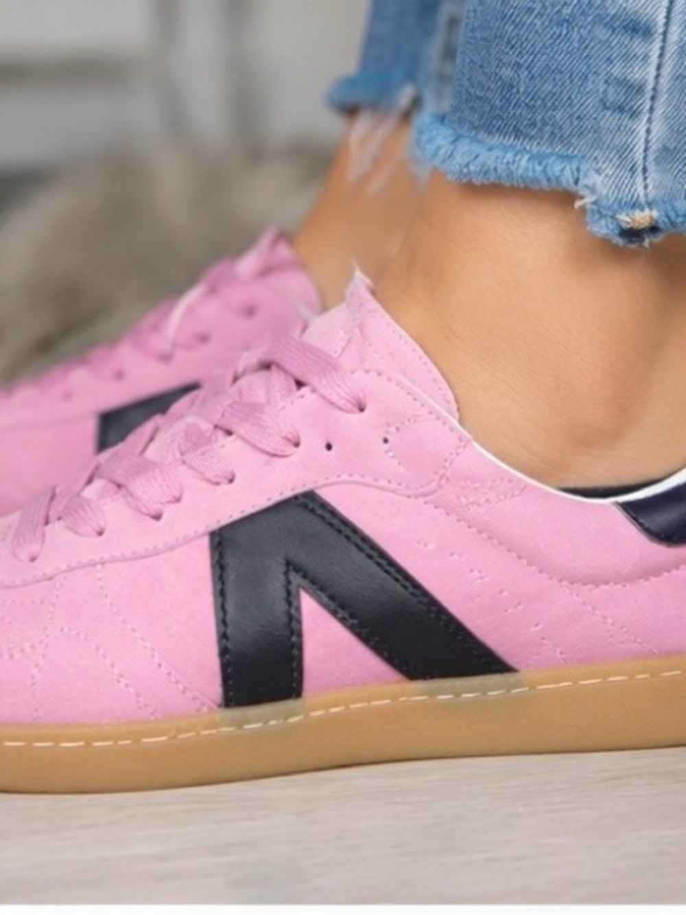 Classic Pink Suede Women's Mia Sneakers - Casual Comfort